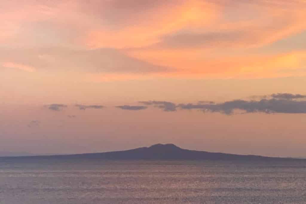 夕阳下的朗伊托托岛
